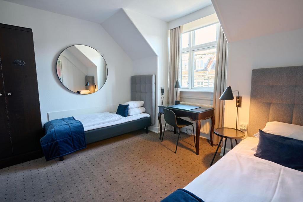Western Hebron 3* København